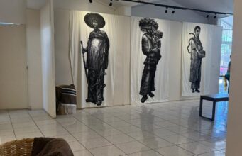 Inaugura alcalde Luis Fuentes Aguilar exposición de grabado monumental ‘Los Nadies’ Inaugura alcalde Luis Fuentes Aguilar exposición de grabado monumental ‘Los Nadies’.