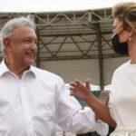 AMLO asegura que es «muy rudo» expulsar a Claudia Pavlovich por aceptar el nombramiento