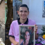 Angelo salía a vender pastelitos para seguir estudiando y cumplir la promesa que le hizo a su madre fallecida