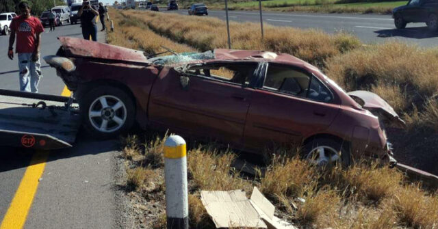 Se registra aparatosa volcadura en el tramo carretero Guaymas-Hermosillo