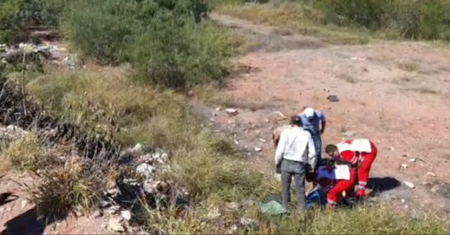 Mujer resulta herida al caer a un barranco a bordo de una motoneta en la colonia San Vicente