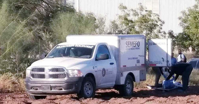 Descubren un cadáver calcinado en un vehículo en llamas en el Valle del Yaqui