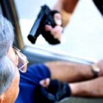 Hampones con pistola asaltaron un negocio y se llevaron 20 mil pesos de las ventas.