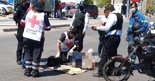 Motociclista se debate entre la vida y la muerte al sufrir fuerte accidente en San Carlos