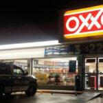 Solitario delincuente asaltan a mano armado el Oxxo de la colonia Yucatán