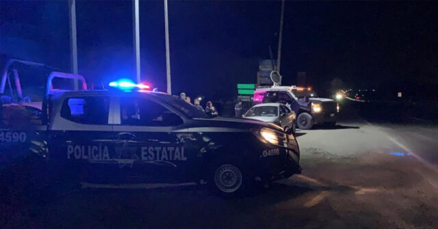 Sujetos armados despojan a familia de una camioneta en el tramo carretero Empalme - Ciudad Obregón