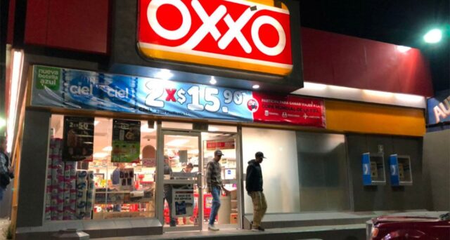 Otra tienda Oxxo fue blanco de un atraco a mano armada.