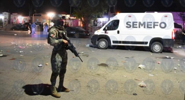 Escena del ataque armado de anoche en el Tianguis de Villa Bonita. (Foto cortesía Medios OBSON.
