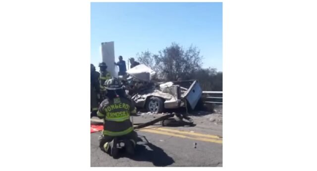 Brutal accidente deja cinco heridos en la carretera Hermosillo-La Colorada.