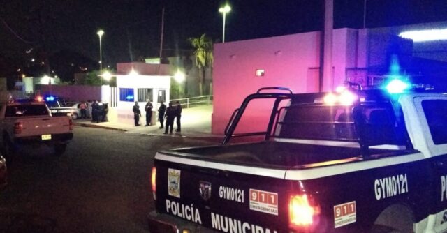 En el Hospital General de Guaymas se atiende a un vecino empalmense, que fue baleado durante un asalto.