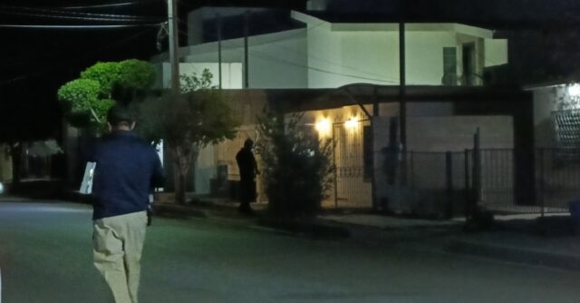 La residencia atacada por un grupo delincuencial en Caborca.
