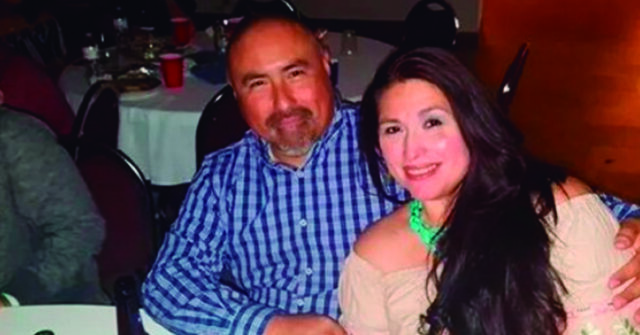 Familia de la maestra que murió en masacre de Texas recauda 2 millones de dólares