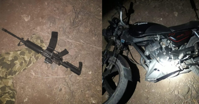 Sicarios dejan abandonada motocicleta y un fusil tras persecución en el sector Granjas MICA