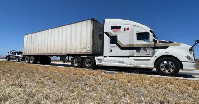 Recupera Policía Estatal tráiler robado en las inmediaciones de la carretera Guaymas-Hermosillo