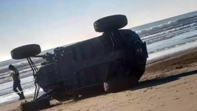 Jóvenes mujeres resultan heridas al volcarse cuando paseaban en 'razer' en la playa San Francisco de San Carlos