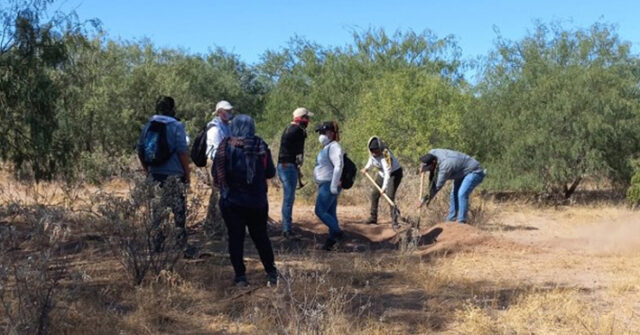 Colectivo de buscadoras localizan varios cadáveres en un pozo en el ejido San José de Guaymas
