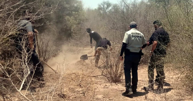 Colectivo de buscadoras localiza cuerpo calcinado en el Valle de Guaymas.