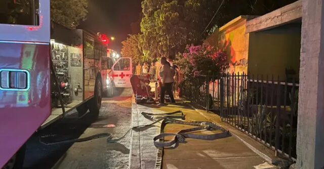 Rescatan a una abuelita de morir calcinada al incendiarse su vivienda en la colonia Ortiz Rubio