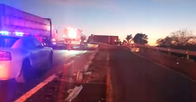 Chófer de tráiler sufre aparatoso accidente en el tramo carretero Empalme-Ciudad Obregón
