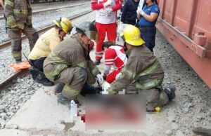 Hombre es arrollado por el tren y resulta con la pierna amputada