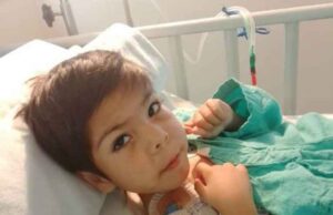Niño busca a donante de riñón para salvar su vida