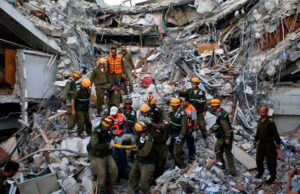 Sismo de 5.9 grados suma más de mil muertos en Afganistán Sismo de 5.9 grados suma más de mil muertos en Afganistán