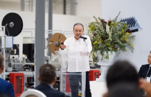 Gobernador Durazo fortalece alianza estratégica con industria aeroespacial en Sonora Gobernador Durazo fortalece alianza estratégica con industria aeroespacial en Sonora