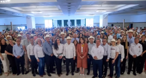 Durazo refuerza apoyo al campo con más de 144 millones en créditos y anuncia que duplicará recurso a productores Durazo refuerza apoyo al campo con más de 144 millones en créditos y anuncia que duplicará recurso a productores
