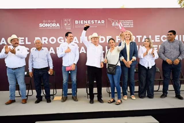 Cumple Durazo compromiso de apoyar a 16 mil familias vulnerables de Sonora Cumple Durazo compromiso de apoyar a 16 mil familias vulnerables de Sonora