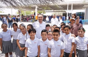 Arranca Durazo de manera exitosa ciclo escolar con entrega de uniformes y libros de texto gratuitos Arranca Durazo de manera exitosa ciclo escolar con entrega de uniformes y libros de texto gratuitos