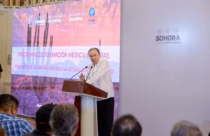 Gobernador Durazo impulsa capacitación a médicos con mil becas para fortalecer atención a la salud Gobernador Durazo impulsa capacitación a médicos con mil becas para fortalecer atención a la salud