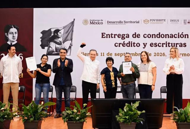 Durazo y Sheinbaum hacen realidad la regularización patrimonial en Sonora con entrega de más de 39 mil escrituras Durazo y Sheinbaum hacen realidad la regularización patrimonial en Sonora con entrega de más de 39 mil escrituras