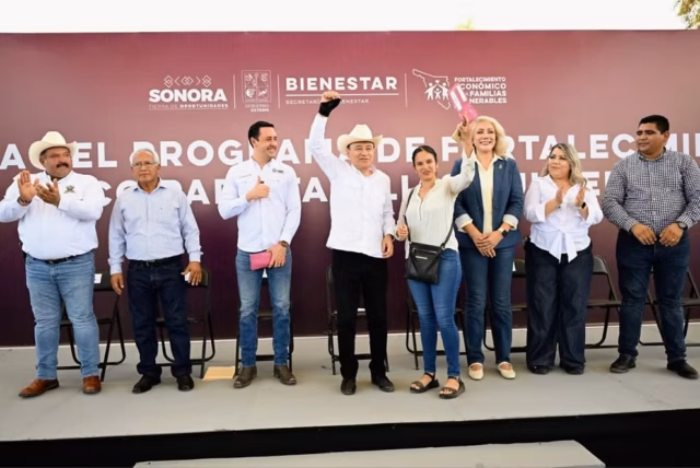 Gobernador Durazo entrega segundo pago de Tarjeta de Oportunidades: beneficia a 16 mil familias Gobernador Durazo entrega segundo pago de Tarjeta de Oportunidades: beneficia a 16 mil familias