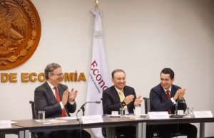 Gobernador Durazo convierte a Sonora en plataforma líder en proyectos de inversión para generar 65 mil empleos Gobernador Durazo convierte a Sonora en plataforma líder en proyectos de inversión para generar 65 mil empleos