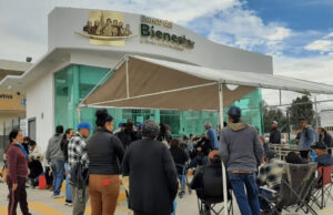 Asaltan a un abuelito al salir del Bando del Bienestar y lo despojan de su pensión