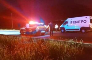 Arrojan el cuerpo de un hombre asesinado en el tramo carretero Guaymas-Hermosillo Arrojan el cuerpo de un hombre asesinado en el tramo carretero Guaymas-Hermosillo.