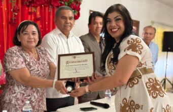 Celebra Ayuntamiento de Empalme a maestros por su día Celebra Ayuntamiento de Empalme a maestros por su día