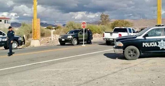 Sujetos armados despojan a turistas de sus vehículos en carretera al Sur de Sonora