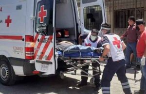Trabajador se electrocuta cuando realizaba una reparación en la colonia Gil Samaniego Trabajador se electrocuta cuando realizaba una reparación en la colonia Gil Samaniego.