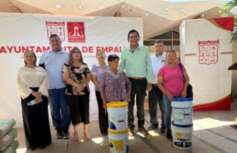 Entregan material para construcción a 70 familias empalmenses como resultado de gestiones del alcalde Luis Fuentes Entregan material para construcción a 70 familias empalmenses como resultado de gestiones del alcalde Luis Fuentes