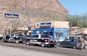 Sujetos armados interceptan a conductor y lo despojan de vehículo en la carretera Guaymas-Empalme Sujetos armados interceptan a conductor y lo despojan de vehículo en la carretera Guaymas-Empalme.