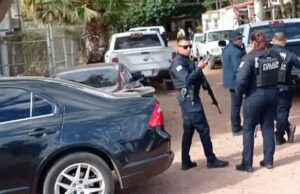 Comando armado «levanta» a 11 personas cuando estaba en una fiesta Comando armado "levanta" a 11 personas cuando estaba en una fiesta.