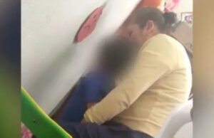 VIDEO: Captan a mujer obligando a niño a comerse su propio vómito Captan a mujer obligando a niño a comerse su propio vómito