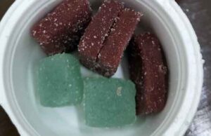 Detienen a estudiante de secundaria que llevaba dulces con cannabis