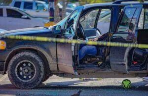 Ejecutan a padre e hijo de 15 años en el estacionamiento de la tienda Ley Otay