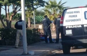 Sicarios ejecutan a dos motociclistas en la colonia San Gabriel Sicarios ejecutan a dos motociclistas en la colonia San Gabriel
