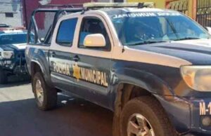 Detienen a dos policías acusados de abusar sexualmente de una mujer detenida Detienen a dos policías acusados de abusar sexualmente de una mujer detenida.